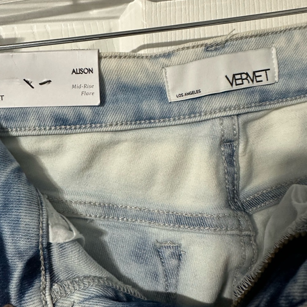 NWT Women's Vervet Alison Flared White Wash Jeans - Picture 12 of 14